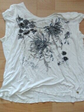 Women’s Floral Super Light Cotton Short Sleeve Top - White Tees For Hot Weather